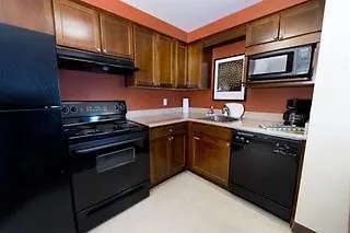 Residence Inn By Marriott Mississauga-Airport Corporate Centre West 3*, Mississauga Canada